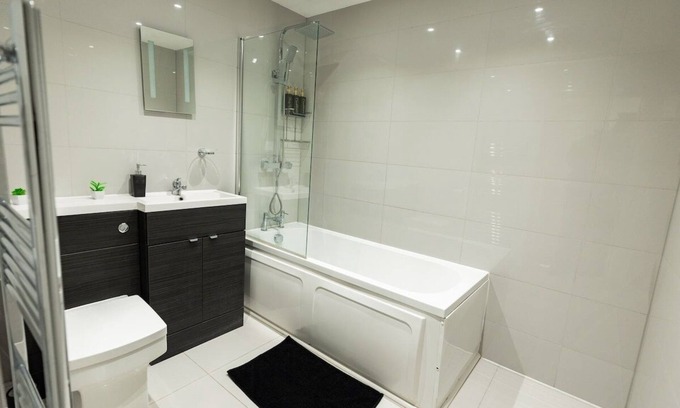 Wolverhampton Apartment | Luxury Entire Flat In Wolverhampton