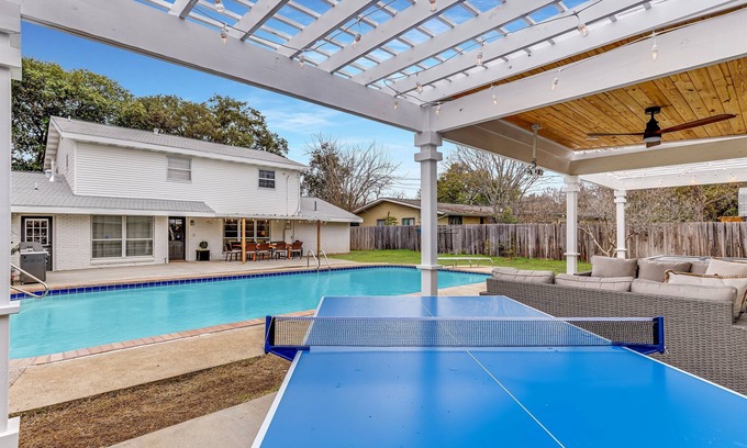 Shearer Hills - Ridgeview House | Luxury Escape | Pool, Games, Golf Nearby