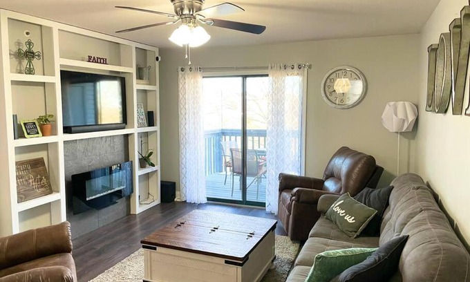 Table Rock House | Luxury Family Condo w/Great Views & Entertainment