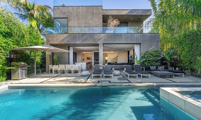 Melrose House | LUXURY GARDNER VILLA 5BDR !