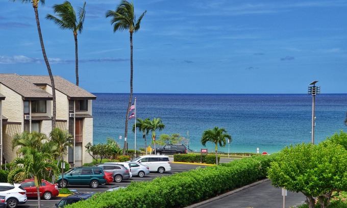 Kihei Condo | Luxury Golf Villa AC Ocean Views Walk to Beach & Trails