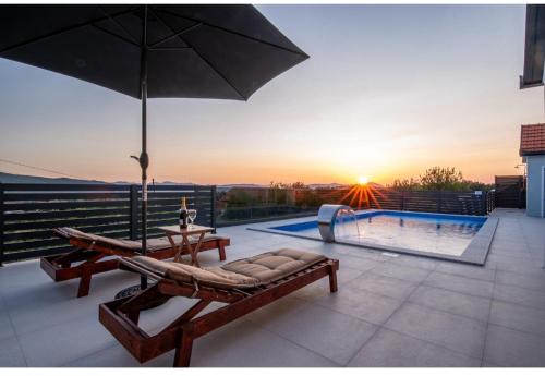Zavala Villa | Luxury Grey house