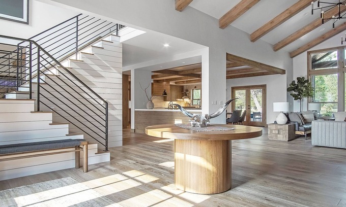 Sunriver House | Luxury Group Lodge with Hot Tub, BBQ & Ping Pong