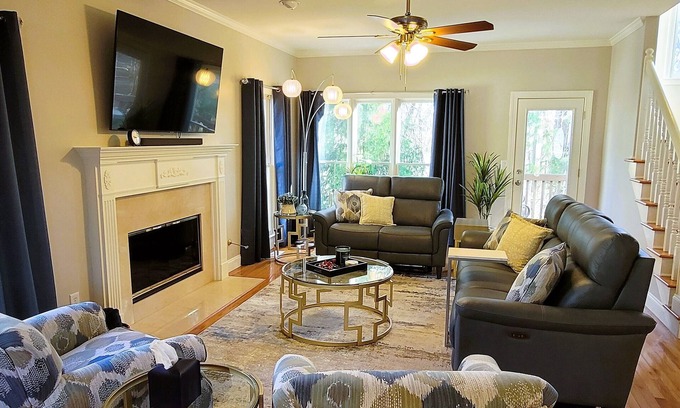 Buford House | Luxury Hideaway 5 Min from Mall of Georgia & 15 Min from Lake Lanier