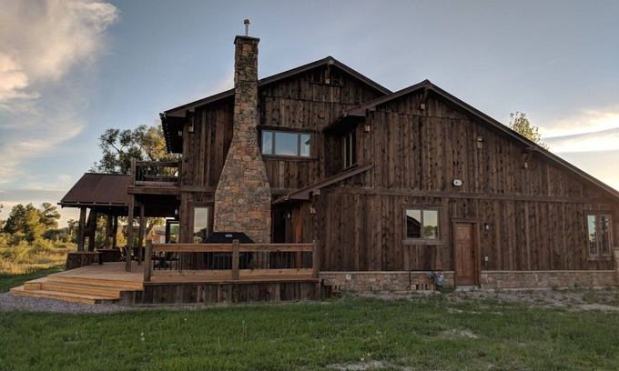 Dillon House | Luxury Hideaway on Beaverhead River - RiverHouse