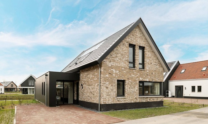 Nieuwvliet House | Luxury Home in Nieuwvliet-Bad with Pool