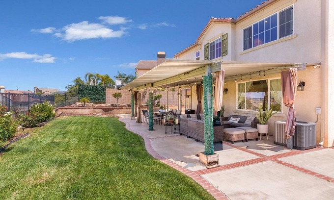 Newhall House | Luxury Home in Santa Clarita