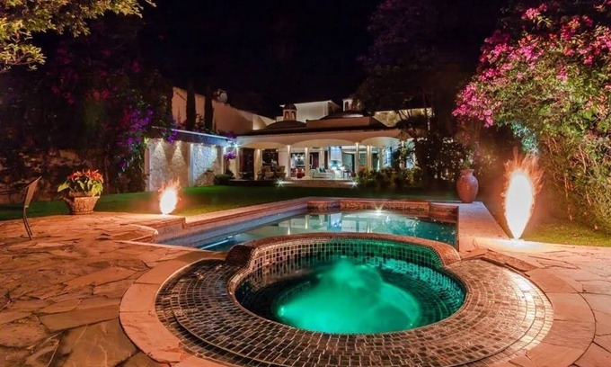 Rancho Cortes House | Luxury house in an exclusive area, 40 minutes from CDMX. Warm and sunny climate.