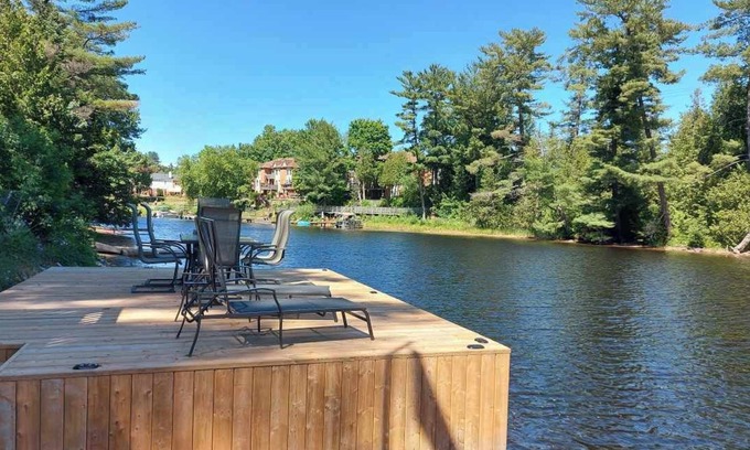 Bracebridge House | LUXURY HOUSE ON MUSKOKA RIVER IN BRACEBRIDGE
