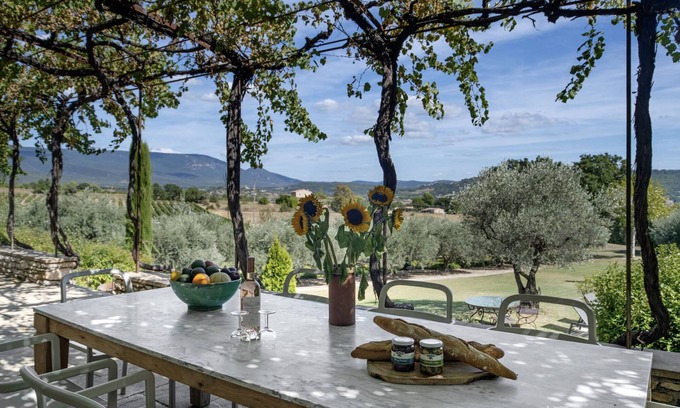 Saint-Saturnin-les-Apt Villa | Luxury in Provence: Pool, Big Views, Best Location