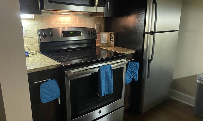 Lindridge-Martin Manor Apartment | Luxury in Buckhead 1 bedroom unit FREE parking