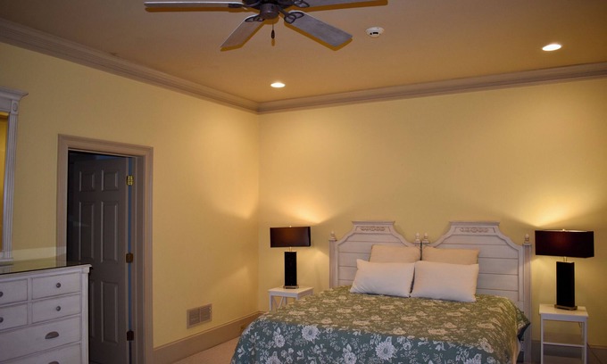 Newnan House | Luxury In-Law Suite at Stunning Executive Home Newnan- Private Entrance