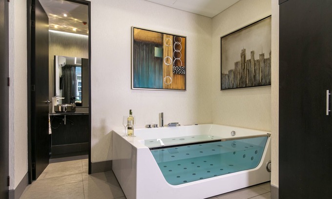 Lalinde Hotel | Luxury Junior suite with jacuzzi and balcony