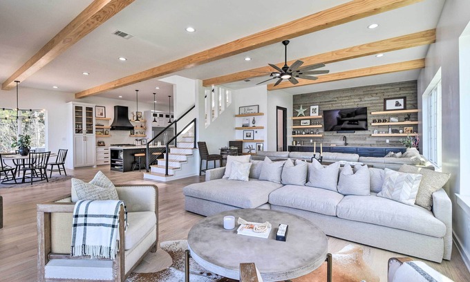 Granbury House | Luxury Lake Granbury Cliffside Home w/Deck!