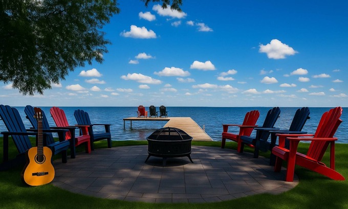Keswick Cottage | Luxury Lakehouse · 6BR · Private Sandy Beach · Hot Tub · Sunset View Lake Simcoe