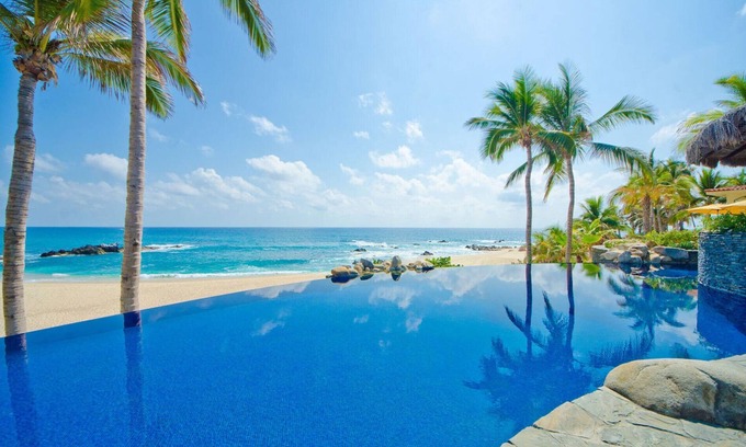 Rancho Cerro Colorado House | Luxury Living by the Pool, Cabo San Lucas Mansion 1004