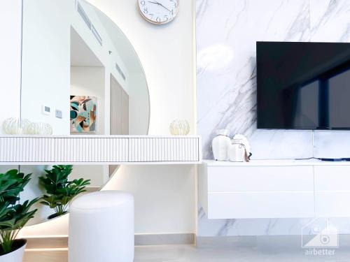 Nad Al Sheba Apartment | Luxury Living in Azizi Riviera l Cozy Balcony