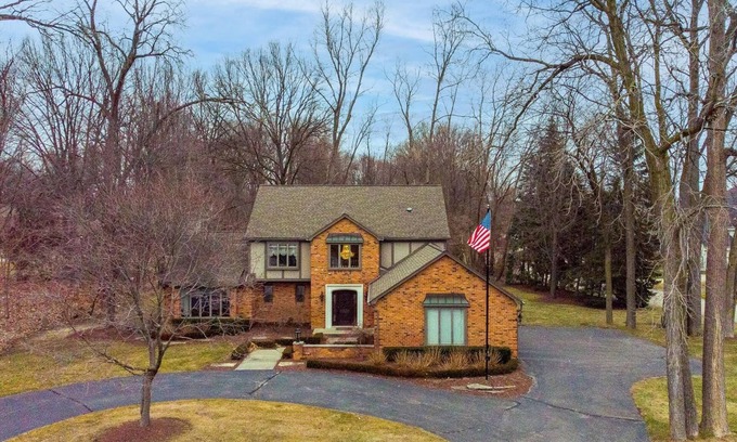 Clinton Township House | Luxury Living in Clinton Township