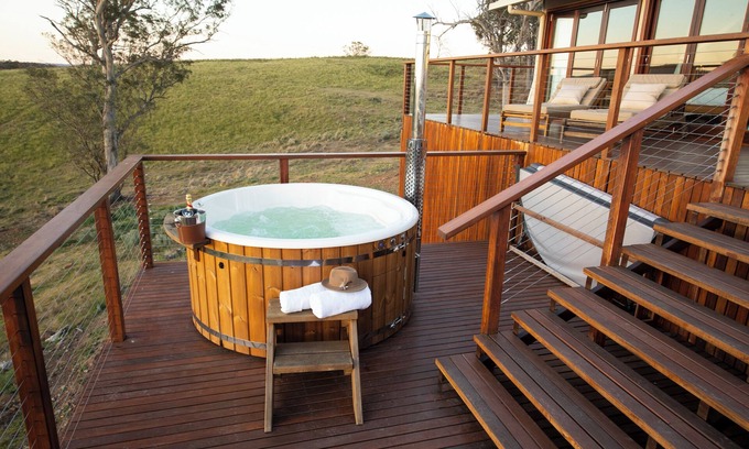 Capertee House | Luxury Lodge near Blue Mountains, Stunning, Spacious, mountain and river access
