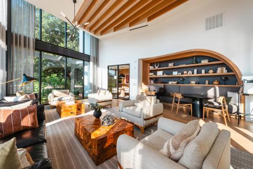 Windsor Park Apartment | Luxury Loft Style Apartment