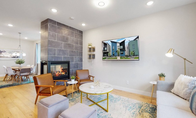 Fort Collins House | Luxury Mid-Century Modern Home w/Rooftop, Gym, Tubes, Snorkeling gear