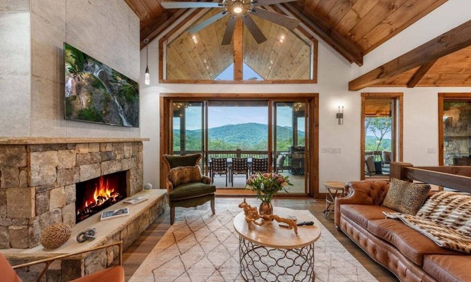 Ellijay Cabin | Luxury Modern - Rustic Cabin featuring AMAZING mountain views