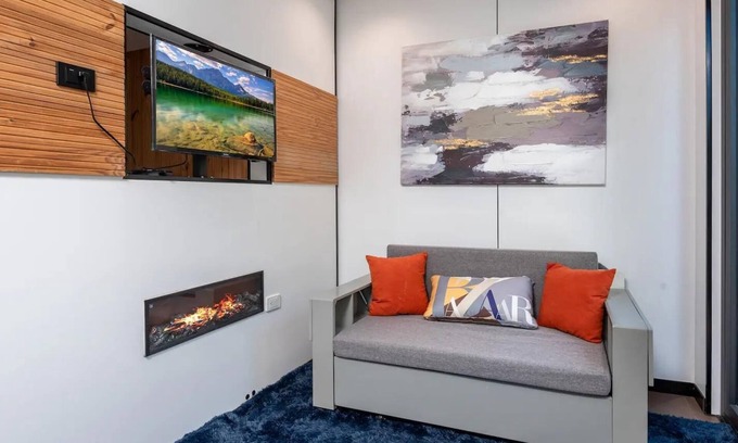 Tarzana House | Luxury Modern Tiny House - 1 BD, 1 BA and Sofa