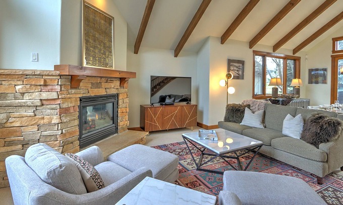 Carbondale House | Luxury Mountain Retreat Near Golfing, Skiing & 29 Miles Aspen!
