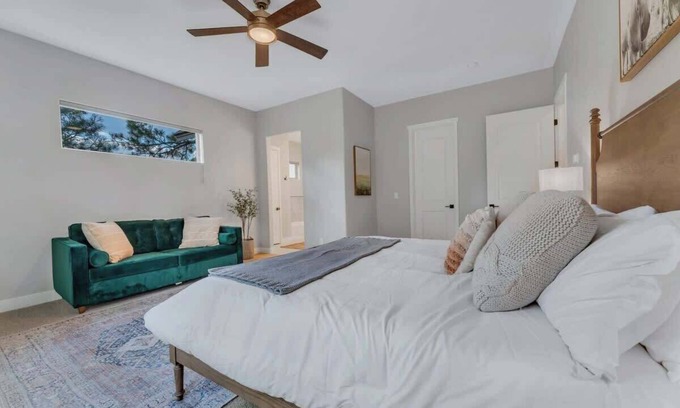 Williams House | Luxury Mountain Retreat with studio apartment