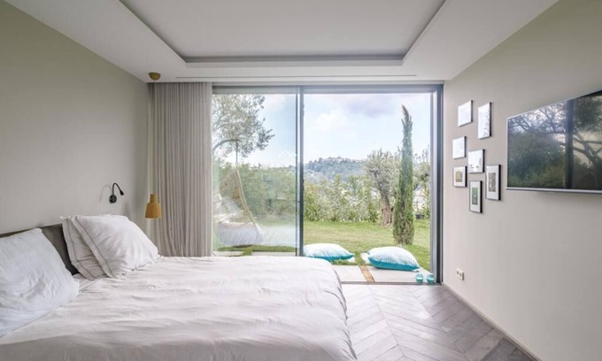 Mougins Villa | Luxury New Villa Contemporain Style