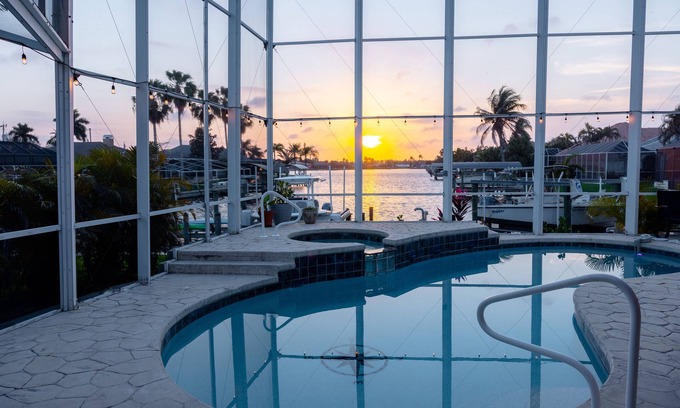 Cape Coral House | LUXURY NEWLY REMODELED WATER FRONT PROPERTY