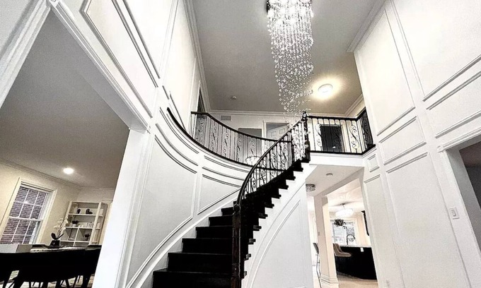 Fisherville House | Luxury Newly Renovated 4 Bedroom