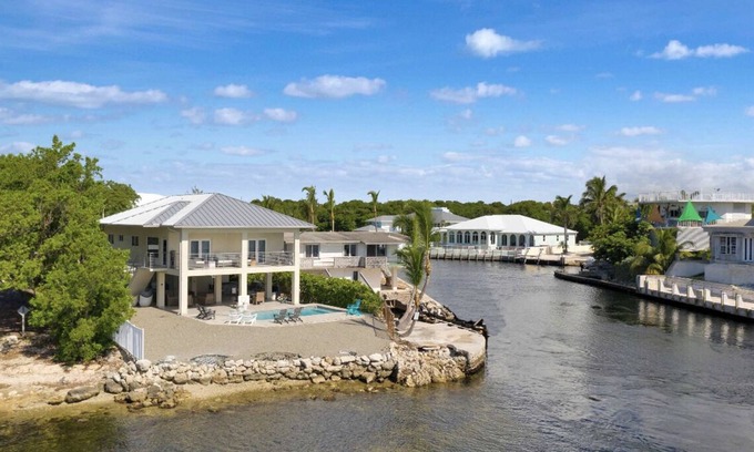 Anglers Park Villa | LUXURY OCEAN FRONT ❤️ Fun in the Sun 🌞 and Relax in unrivaled luxury and comfort