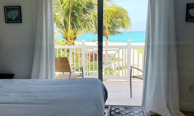 Alice Town House | Luxury Ocean Villa 3 Bed/3 Bath in Bimini Bay