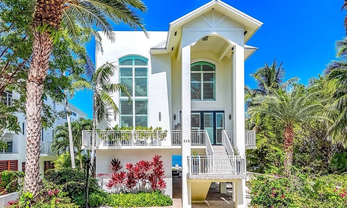 Tavernier House | Luxury Oceanfront Oasis With Deep Water Dockage!