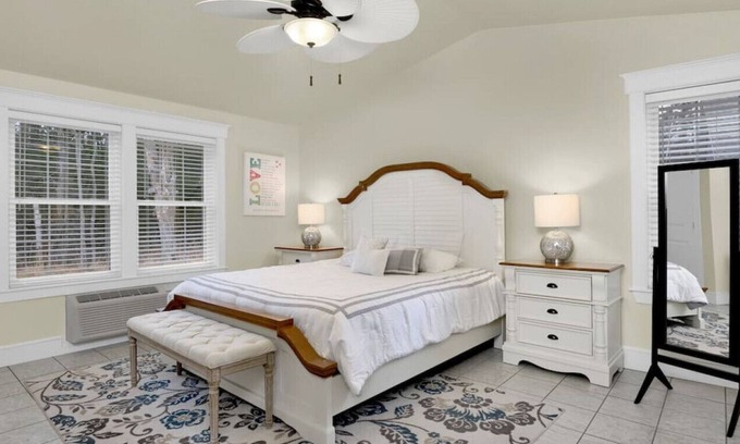 Edgecomb Apartment | Luxury On The Water in Mid-Coast Maine