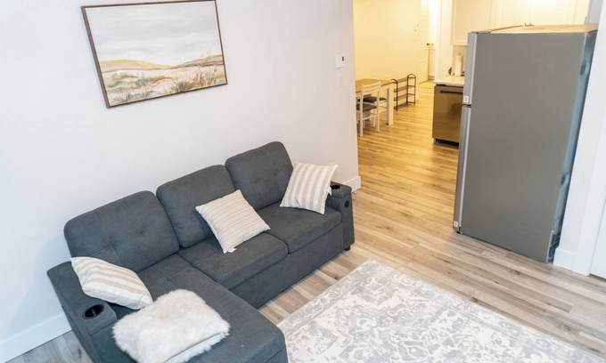 Dieppe House | Luxury One Bedroom Private Apartment