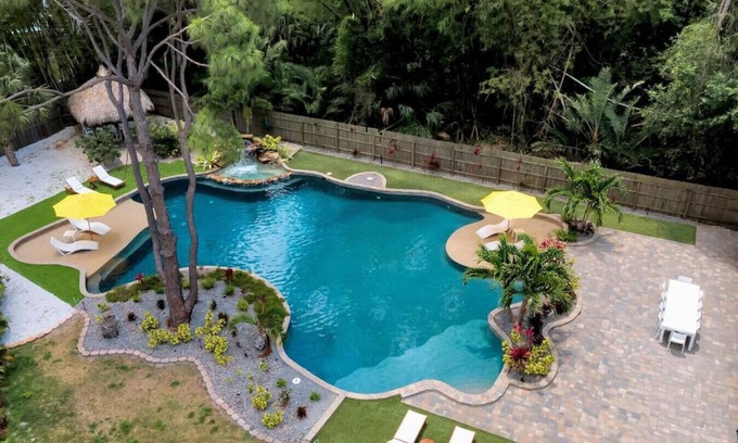 St. Petersburg - Clearwater House | Luxury Paradise - Resort style Heated Pool and Spa