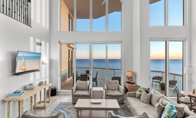 Destin Condo | Luxury Penthouse at Silver Beach Towers!