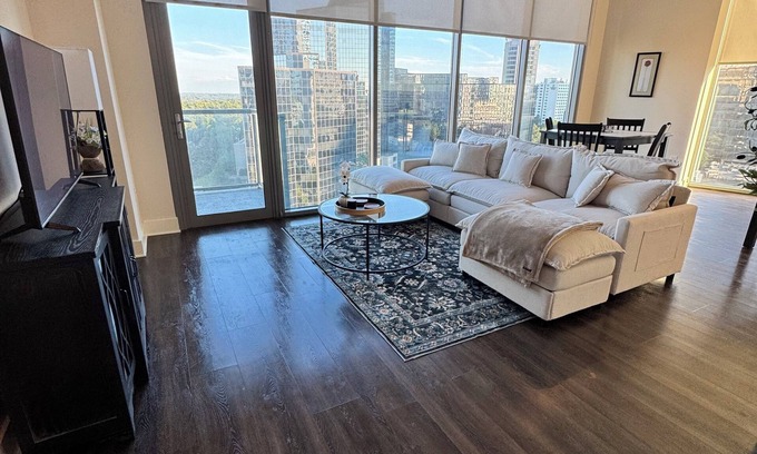 North Buckhead Apartment | Luxury Penthouse - Skyline Views