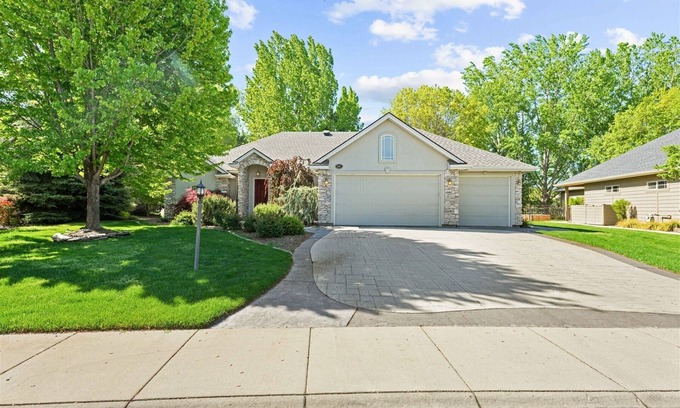 Boise House | Luxury Picturesque Home On The Greenbelt