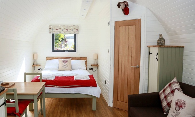 Lasswade Apartment | Luxury Pod with Garden View at Kevock Vale Park