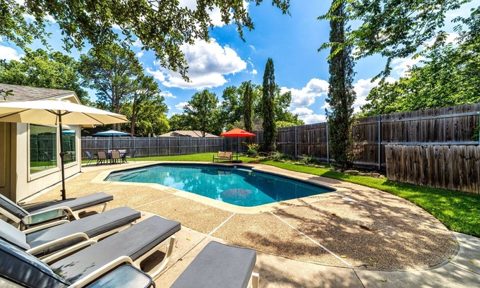 North Richland Hills House | Luxury Poolside Retreat in DFW