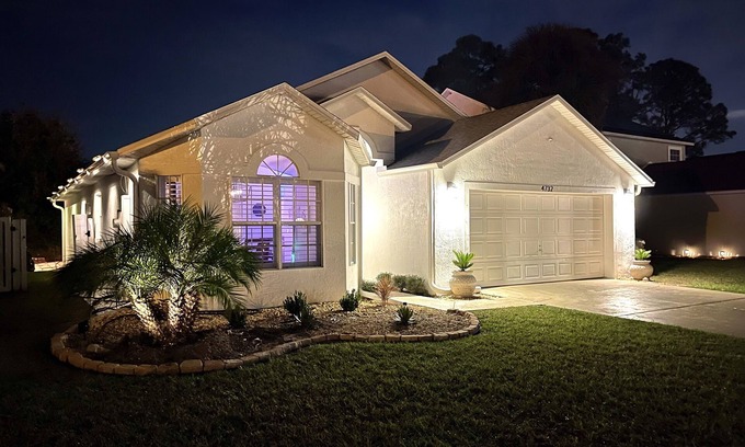 Windward Cay House | Luxury Sanctuary❤ Heated Pool ❤ 15 min to Disney