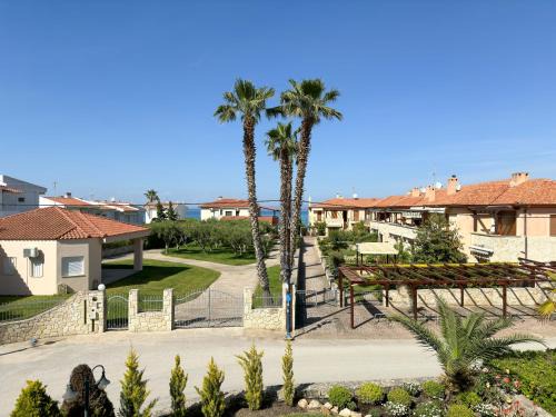 Pefkochori House | Luxury Seaside Apt In Pefkochori Featuring Pool