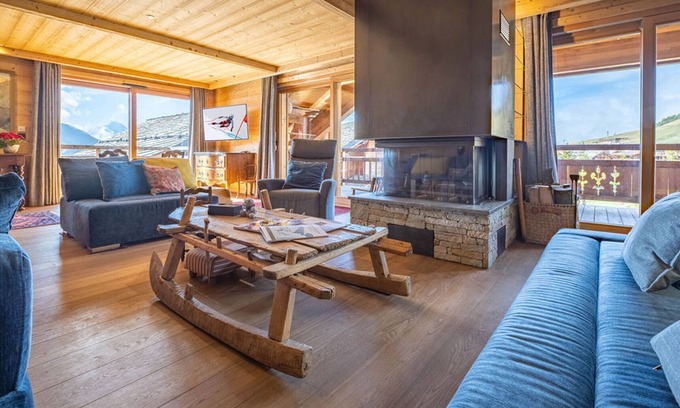 Cognet Apartment | Luxury Ski-In/Ski-Out Apartment with Terraces in Alpe d'Huez
