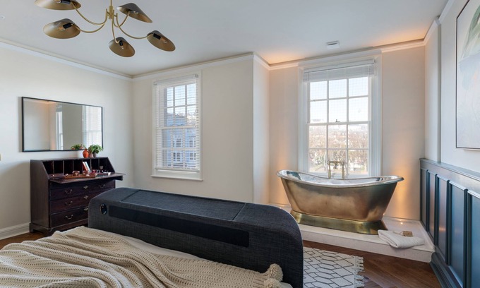 Dartmouth Apartment | Luxury, sophisticated and chic
