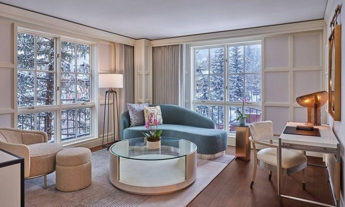 Aspen Resort | Luxury St. Regis Resort Junior Suite in heart of downtown Aspen w/all amenities