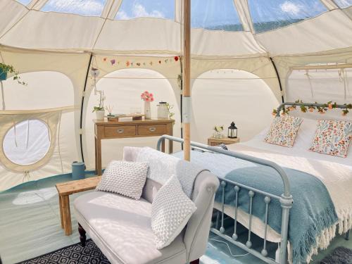Trefeglwys Other | Luxury Stargazing Glamping - Seren Hardd with Hot Tub