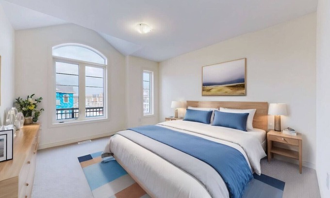 Brampton House | Luxury Stay 4 Bedroom Home